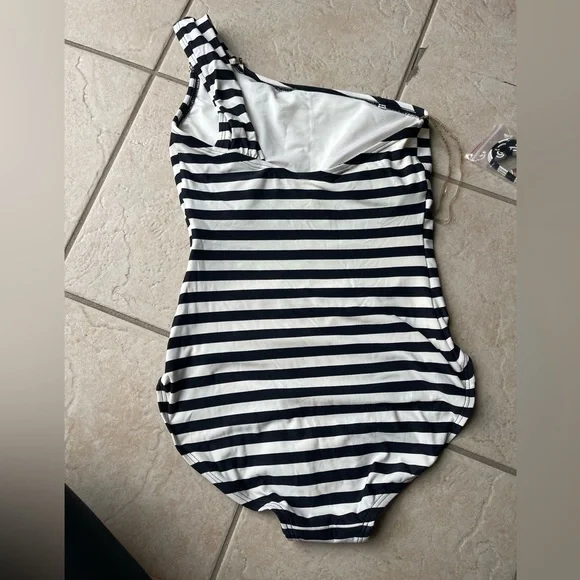 Michael Kors one shoulder black & white stripes swimsuit size 8 - Picture 4 of 8